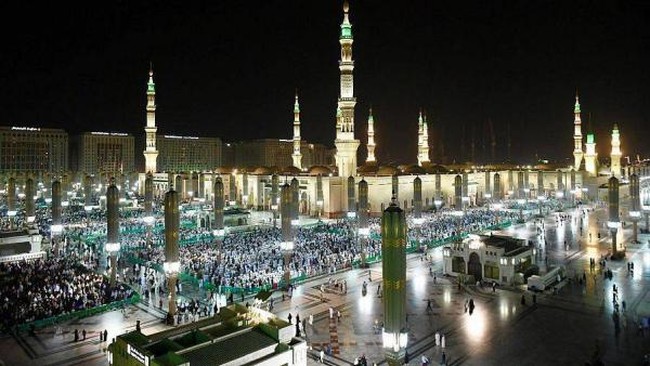 https://awsimages.detik.net.id/community/media/visual/2022/04/19/masjid-nabawi-1_169.jpeg?q=90&w=650